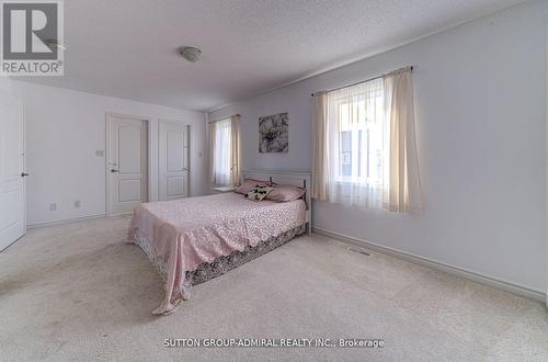 5 Hills Thistle Drive, Wasaga Beach, ON - Indoor Photo Showing Bedroom