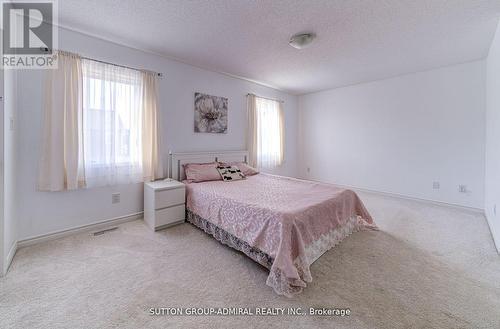 5 Hills Thistle Drive, Wasaga Beach, ON - Indoor Photo Showing Bedroom