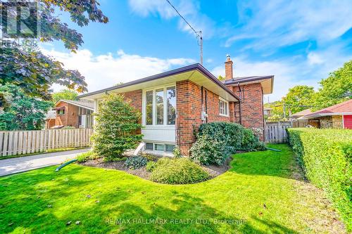 84 Lowcrest Boulevard, Toronto, ON - Outdoor