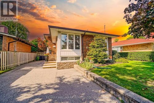 84 Lowcrest Boulevard, Toronto, ON - Outdoor