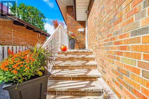 84 Lowcrest Boulevard, Toronto, ON - Outdoor With Exterior