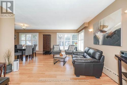 84 Lowcrest Boulevard, Toronto, ON - Indoor Photo Showing Living Room