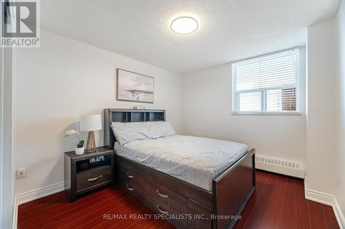 915 - 370 Dixon Road, Toronto, ON - Indoor Photo Showing Bedroom