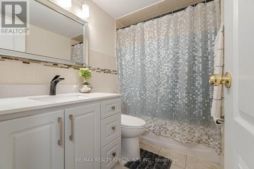 915 - 370 Dixon Road, Toronto, ON - Indoor Photo Showing Bathroom