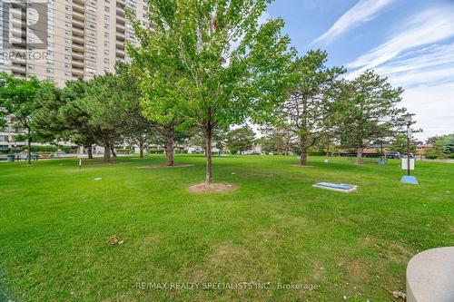 915 - 370 Dixon Road, Toronto, ON - Outdoor