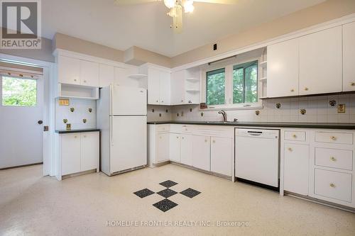 541 Rouge Hills Drive, Toronto, ON - Indoor Photo Showing Kitchen