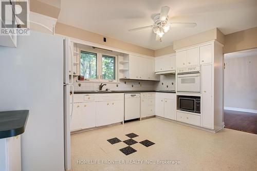 541 Rouge Hills Drive, Toronto, ON - Indoor Photo Showing Kitchen