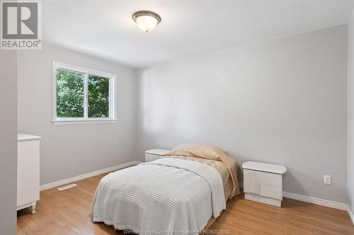 361 South, Windsor, ON - Indoor Photo Showing Bedroom