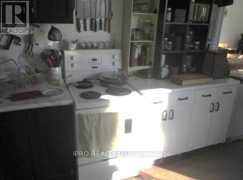 208 Market Street, Brantford, ON - Indoor Photo Showing Kitchen