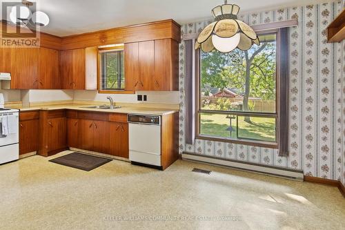 70 Prospect Street, Clarington (Bowmanville), ON - Indoor Photo Showing Kitchen With Double Sink