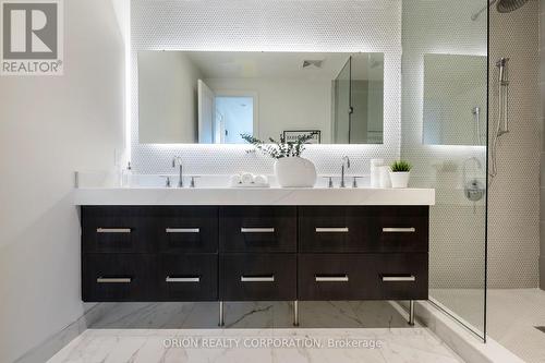 105 - 123 Maurice Drive, Oakville, ON - Indoor Photo Showing Bathroom