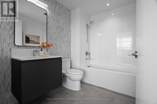 701 - 1414 Bayview Avenue, Toronto, ON - Indoor Photo Showing Bathroom