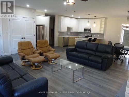 13 Crawford Drive, Marmora And Lake, ON - Indoor Photo Showing Living Room