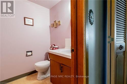 48 Prince Charles Drive, St. Catharines, ON - Indoor Photo Showing Bathroom