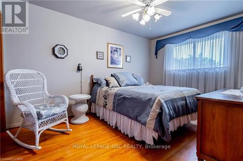 48 Prince Charles Drive, St. Catharines, ON - Indoor Photo Showing Bedroom