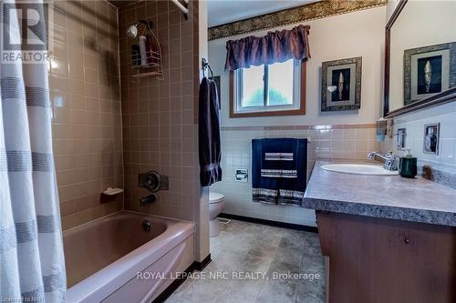 48 Prince Charles Drive, St. Catharines, ON - Indoor Photo Showing Bathroom