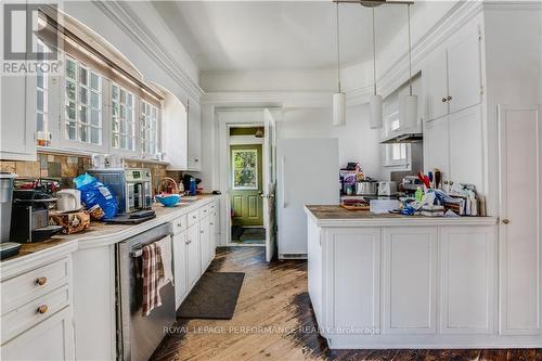 511 Main Street E, Prescott And Russell, ON - Indoor Photo Showing Kitchen