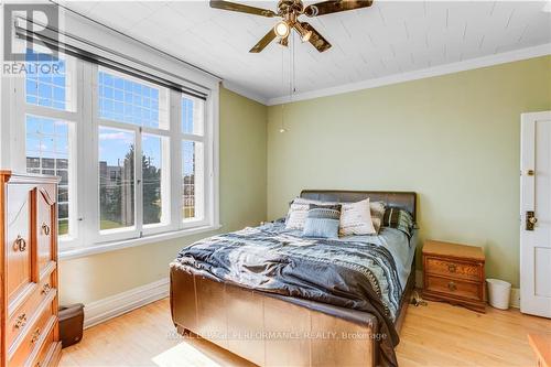 511 Main Street E, Prescott And Russell, ON - Indoor Photo Showing Bedroom