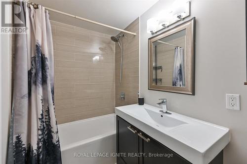 1606 - 1328 Birchmount Road, Toronto, ON - Indoor Photo Showing Bathroom