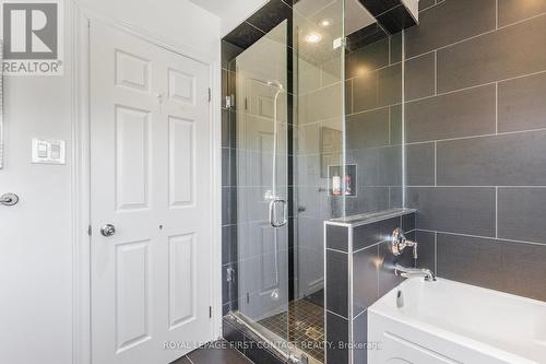 82 Lyfytt Crescent, Barrie, ON - Indoor Photo Showing Bathroom