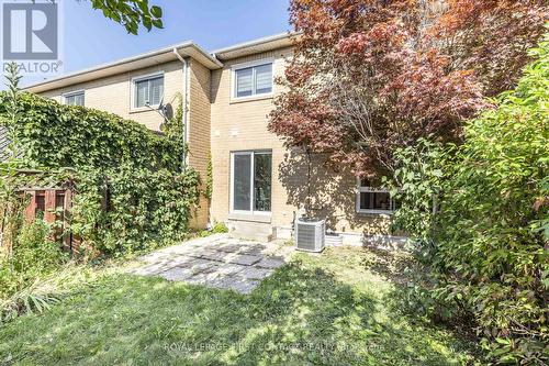 82 Lyfytt Crescent, Barrie, ON - Outdoor