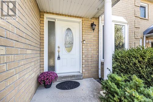 82 Lyfytt Crescent, Barrie, ON - Outdoor With Exterior