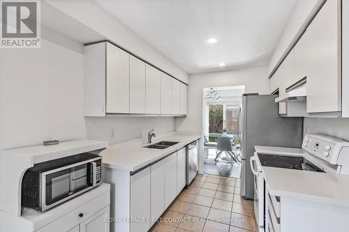 82 Lyfytt Crescent, Barrie, ON - Indoor Photo Showing Kitchen With Double Sink