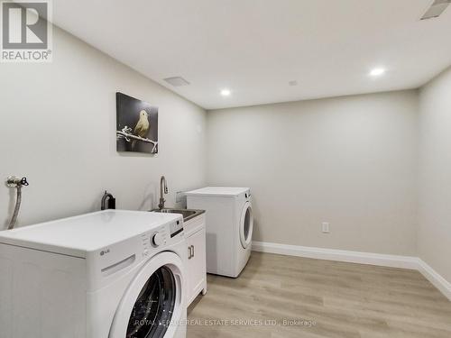 3275 Masthead Crescent, Mississauga, ON - Indoor Photo Showing Laundry Room