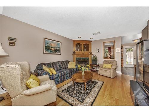 1694 Toulouse Crescent, Ottawa, ON 