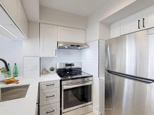 759-5 Everson Dr, Toronto, ON - Indoor Photo Showing Kitchen With Stainless Steel Kitchen