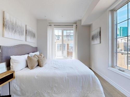 759-5 Everson Dr, Toronto, ON - Indoor Photo Showing Bedroom