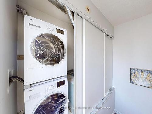 759-5 Everson Dr, Toronto, ON - Indoor Photo Showing Laundry Room