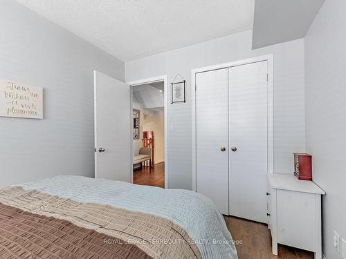 637-3 Everson Dr, Toronto, ON - Indoor Photo Showing Bedroom