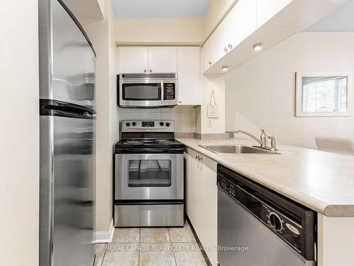 637-3 Everson Dr, Toronto, ON - Indoor Photo Showing Kitchen With Stainless Steel Kitchen