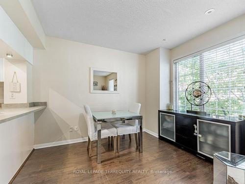 637-3 Everson Dr, Toronto, ON - Indoor Photo Showing Dining Room