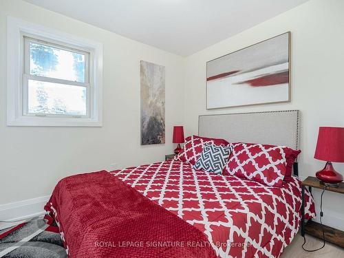 139 Gladstone Ave, Oshawa, ON - Indoor Photo Showing Bedroom