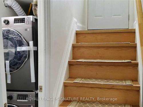 Lower-134 Willow Lane, Newmarket, ON - Indoor Photo Showing Laundry Room