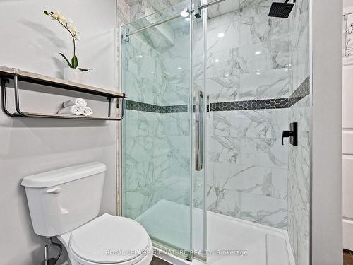 3 Borodino Crt, Hamilton, ON - Indoor Photo Showing Bathroom