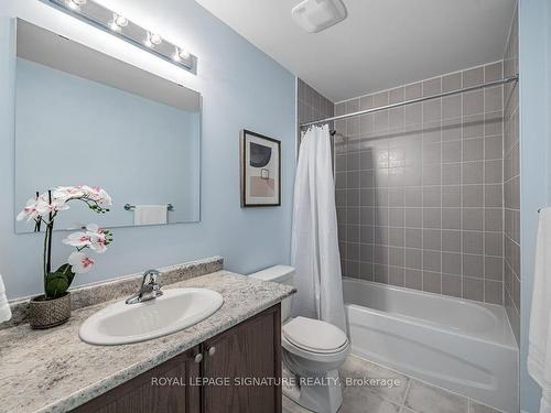 46 Hugill Way, Hamilton, ON - Indoor Photo Showing Bathroom