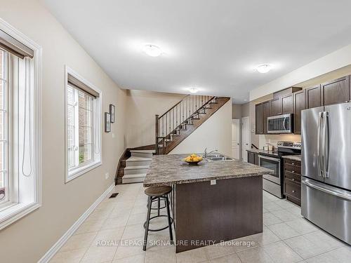 46 Hugill Way, Hamilton, ON - Indoor Photo Showing Kitchen