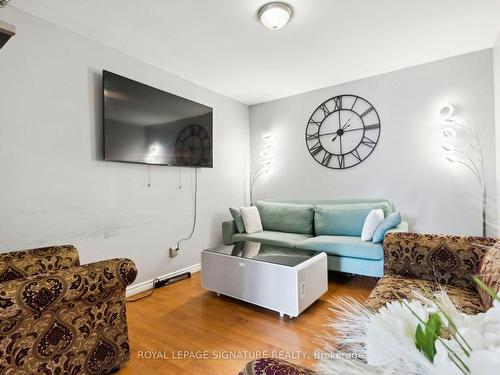 225B Cedarbrae Ave, Waterloo, ON - Indoor Photo Showing Living Room