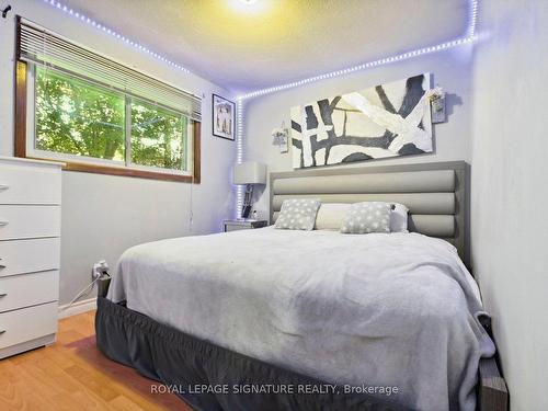 225B Cedarbrae Ave, Waterloo, ON - Indoor Photo Showing Bedroom