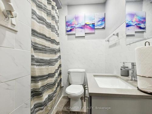 225B Cedarbrae Ave, Waterloo, ON - Indoor Photo Showing Bathroom