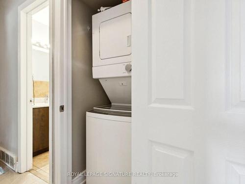 225B Cedarbrae Ave, Waterloo, ON - Indoor Photo Showing Laundry Room