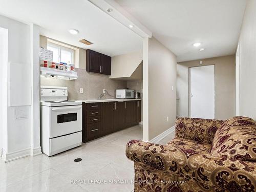 225B Cedarbrae Ave, Waterloo, ON - Indoor Photo Showing Kitchen