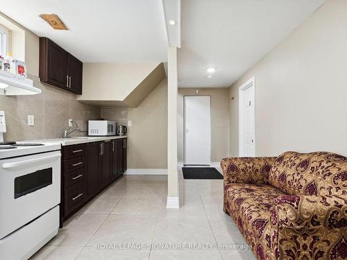 225B Cedarbrae Ave, Waterloo, ON - Indoor Photo Showing Kitchen