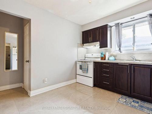 225B Cedarbrae Ave, Waterloo, ON - Indoor Photo Showing Kitchen