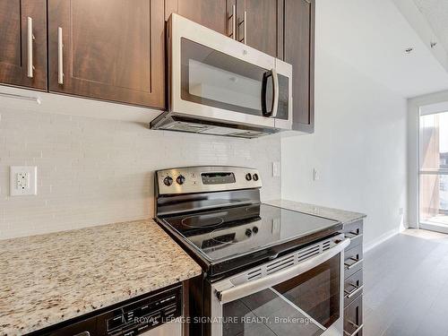 406-5001 Corporate Dr, Burlington, ON - Indoor Photo Showing Kitchen