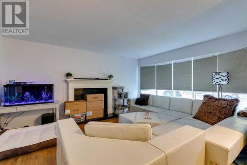 12112 Canfield Road Sw, Calgary, AB - Indoor