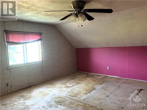 6181 6Th Concession Road, Augusta, ON - Indoor Photo Showing Other Room